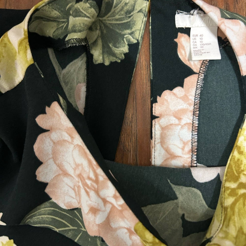 Floral Print Midi Dress With Long Sleeves Giant Flowers Floral Print - Picture 6 of 9